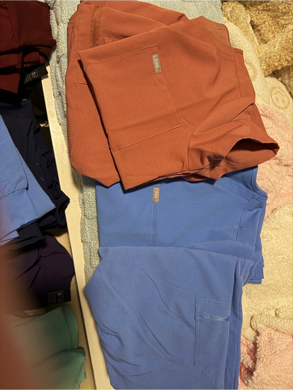 Figs scrubs - Picture 4 of 5